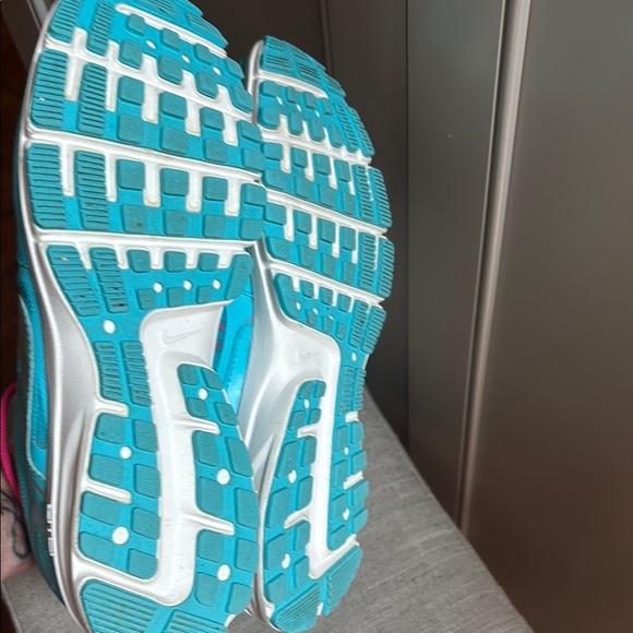 Nike Air Relentless 3 Running Shoes Sneakers Womens Size 10 - Picture 6 of 9